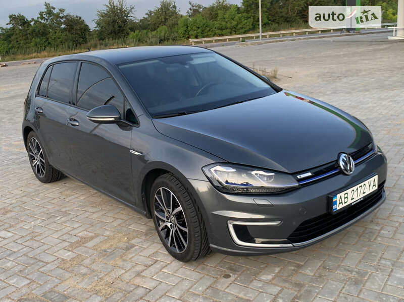 Хэтчбек Volkswagen e-Golf 2017 в Виннице