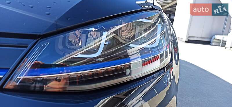 Хэтчбек Volkswagen e-Golf 2014 в Киеве