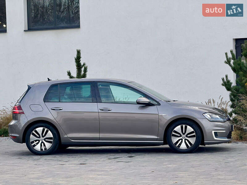 Хэтчбек Volkswagen e-Golf 2015 в Ровно Хэтчбек Volkswagen e-Golf 2015 в Ровно