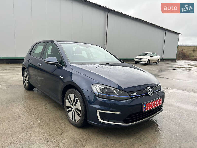 Хэтчбек Volkswagen e-Golf 2015 в Виннице Хэтчбек Volkswagen e-Golf 2015 в Виннице
