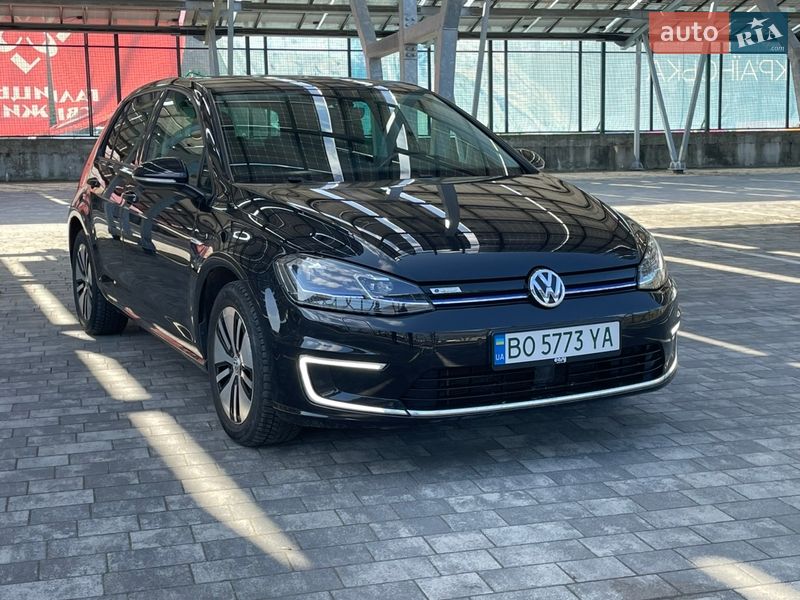 Хэтчбек Volkswagen e-Golf 2017 в Львове Хэтчбек Volkswagen e-Golf 2017 в Львове