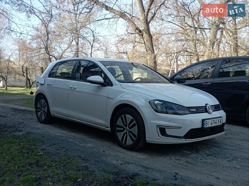 Хэтчбек Volkswagen e-Golf 2014 в Светловодске