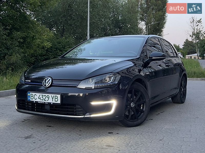 Хэтчбек Volkswagen e-Golf 2015 в Львове Хэтчбек Volkswagen e-Golf 2015 в Львове