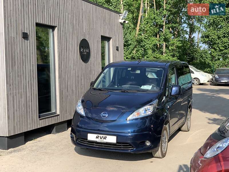 Минивэн Nissan e-NV200 2016 в Тернополе Минивэн Nissan e-NV200 2016 в Тернополе