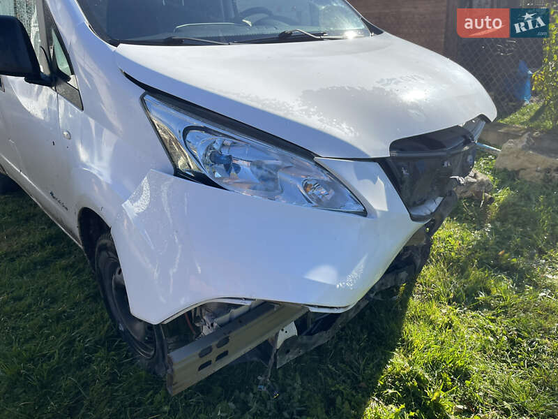 Грузовой фургон Nissan e-NV200 2017 в Львове