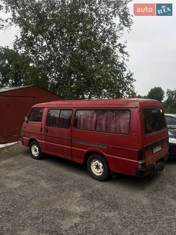 Минивэн Mazda E-series 1995 в Корсуне-Шевченковском