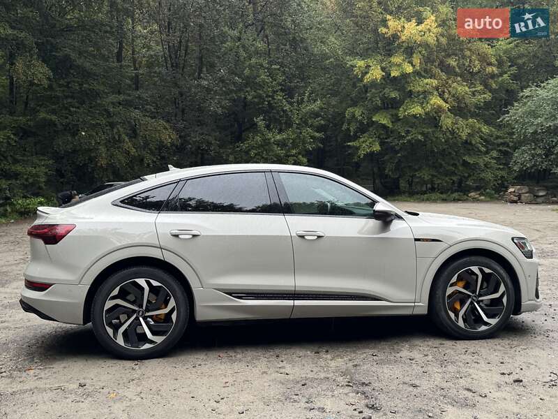 Внедорожник / Кроссовер Audi e-tron Sportback 2022 в Львове