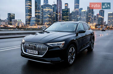 Позашляховик / Кросовер Audi e-tron 2021 в Києві