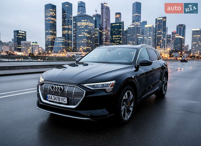 Позашляховик / Кросовер Audi e-tron 2021 в Києві