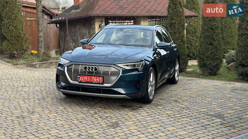 Внедорожник / Кроссовер Audi e-tron 2020 в Сваляве