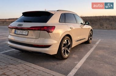 Позашляховик / Кросовер Audi e-tron 2021 в Вінниці
