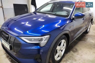 Позашляховик / Кросовер Audi e-tron 2022 в Самборі