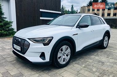 Позашляховик / Кросовер Audi e-tron 2019 в Тячеві