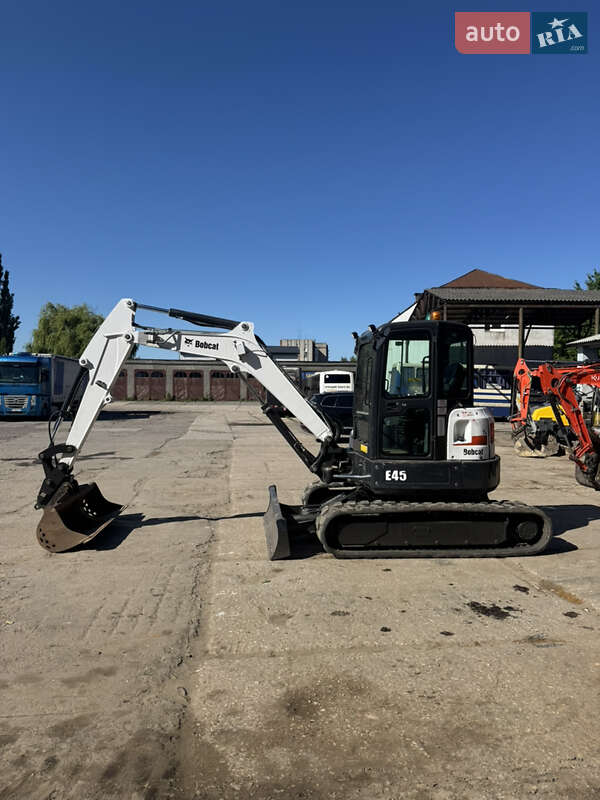 Миниэкскаватор Bobcat E 2020 в Луцке Миниэкскаватор Bobcat E 2020 в Луцке
