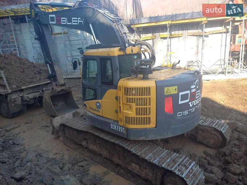 Гусеничный экскаватор Volvo ECR 235EL 2011 в Хусте Гусеничный экскаватор Volvo ECR 235EL 2011 в Хусте