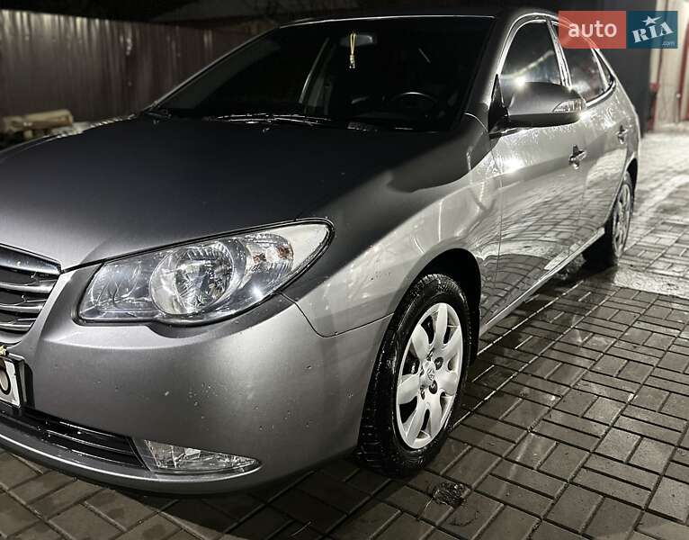 Седан Hyundai Elantra 2011 в Прилуках
