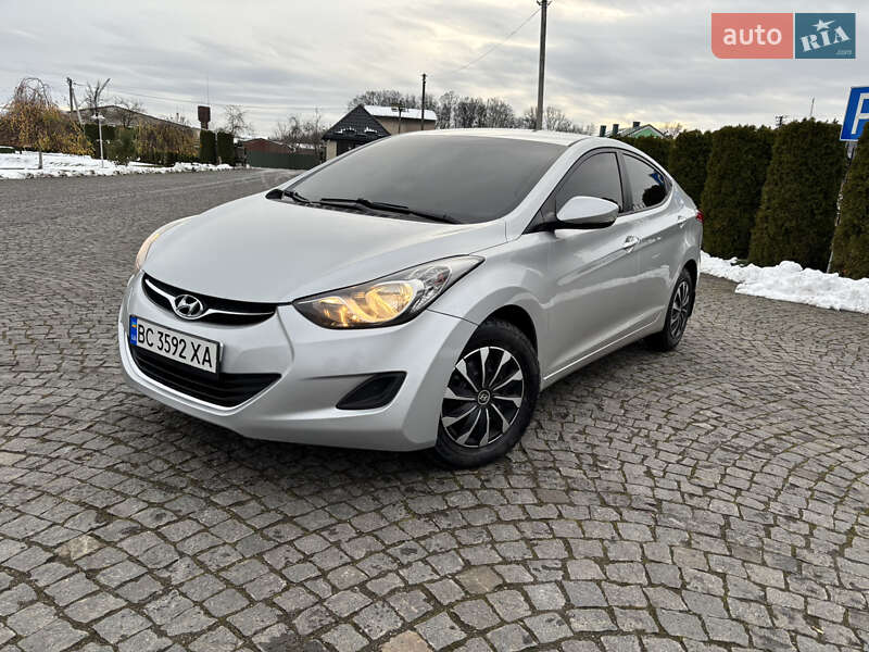 Седан Hyundai Elantra 2011 в Львове