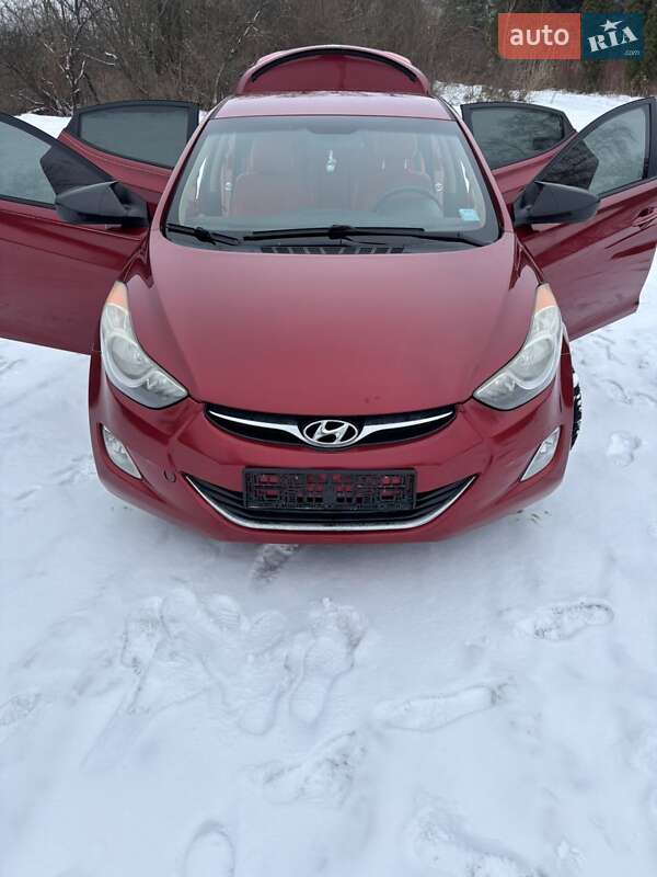 Хэтчбек Hyundai Elantra 2013 в Новом Роздоле