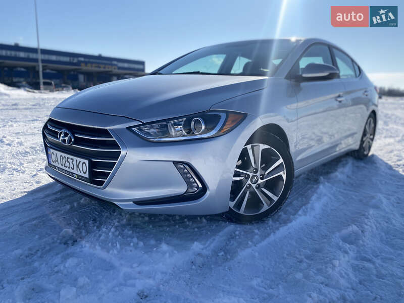 Седан Hyundai Elantra 2016 в Киеве