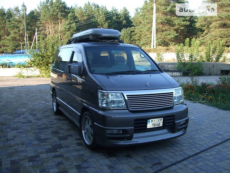 Минивэн Nissan Elgrand 1998 в Кременчуге