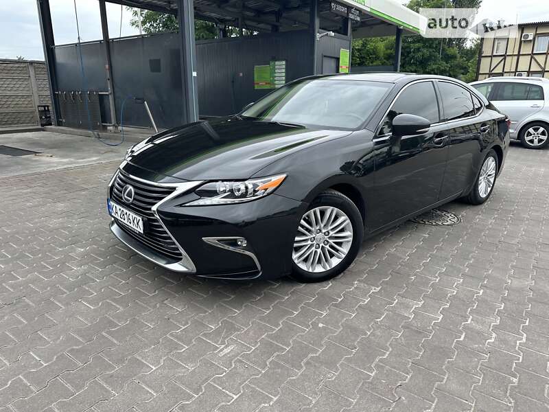 Седан Lexus ES 2018 в Ровно