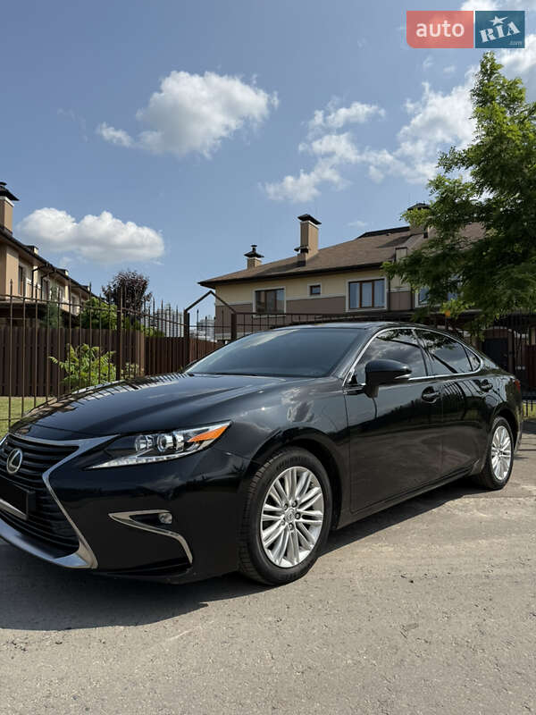 Седан Lexus ES 2017 в Киеве