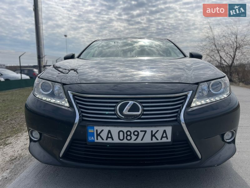 Седан Lexus ES 2014 в Киеве