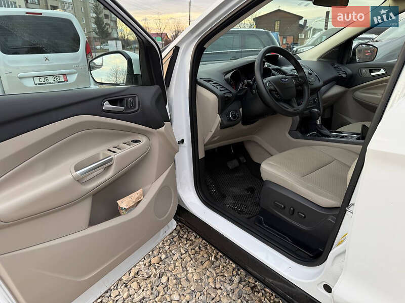 Внедорожник / Кроссовер Ford Escape 2016 в Коломые