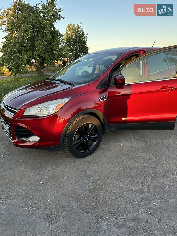 Внедорожник / Кроссовер Ford Escape 2015 в Золочеве Внедорожник / Кроссовер Ford Escape 2015 в Золочеве