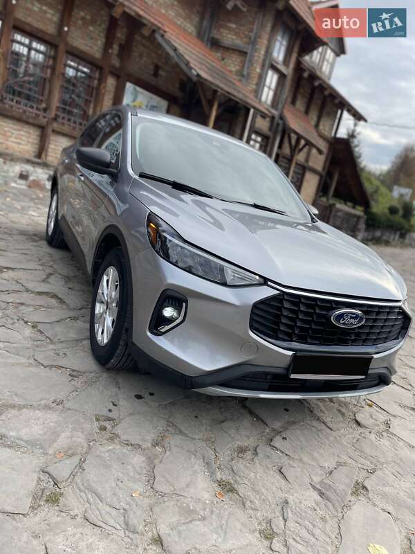 Внедорожник / Кроссовер Ford Escape 2023 в Золочеве Внедорожник / Кроссовер Ford Escape 2023 в Золочеве