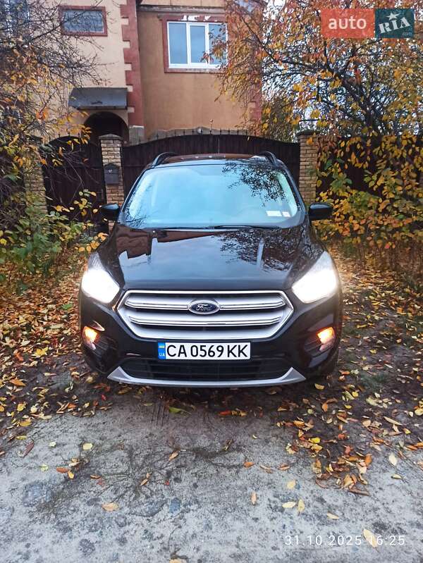 Внедорожник / Кроссовер Ford Escape 2018 в Черкассах