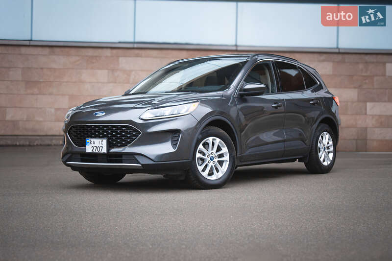 Внедорожник / Кроссовер Ford Escape 2020 в Киеве