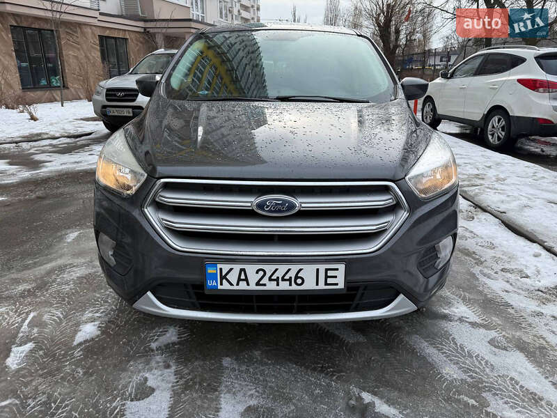 Внедорожник / Кроссовер Ford Escape 2017 в Киеве