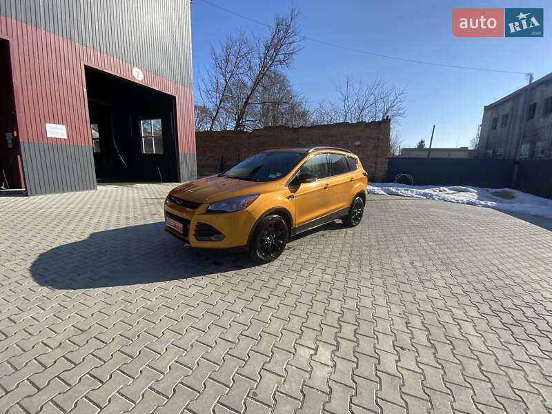 Внедорожник / Кроссовер Ford Escape 2016 в Дубно