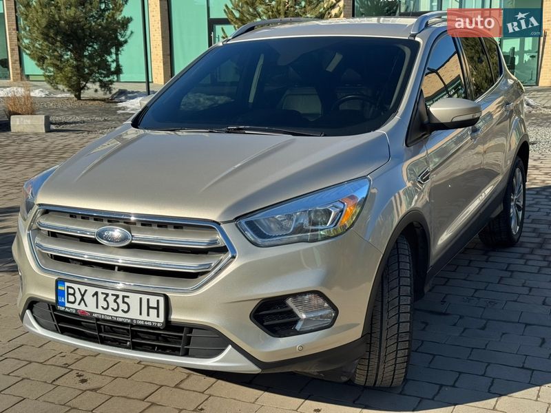 Внедорожник / Кроссовер Ford Escape 2017 в Хмельницком