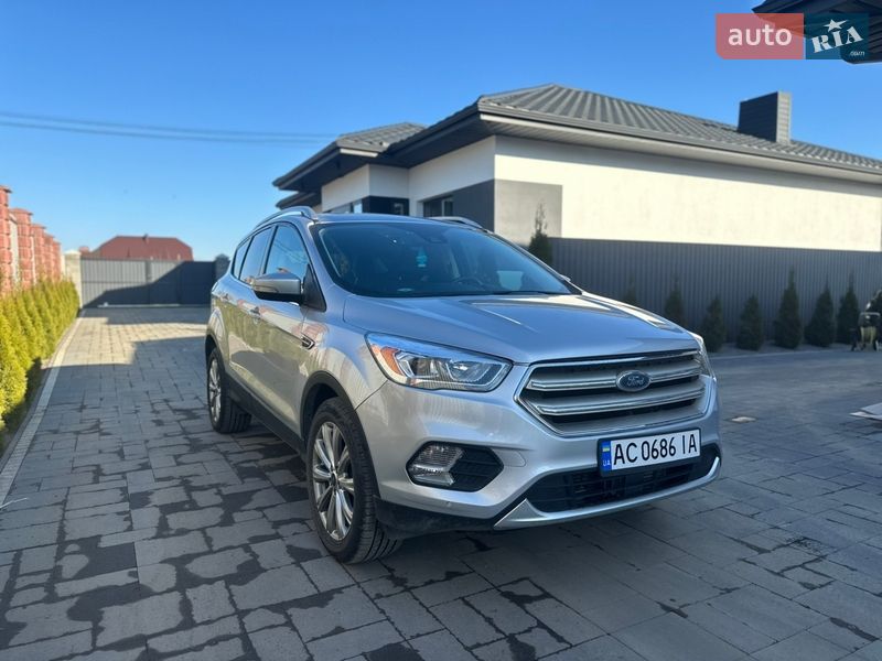 Внедорожник / Кроссовер Ford Escape 2018 в Луцке