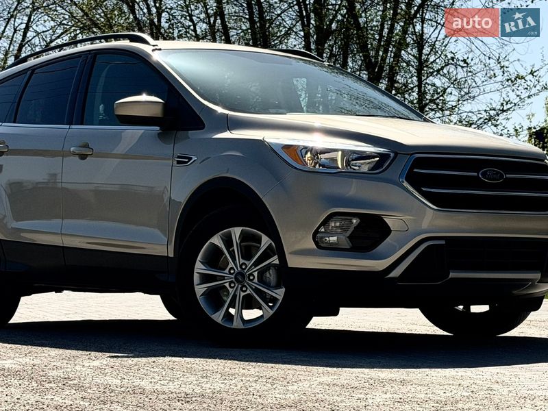 Внедорожник / Кроссовер Ford Escape 2018 в Запорожье