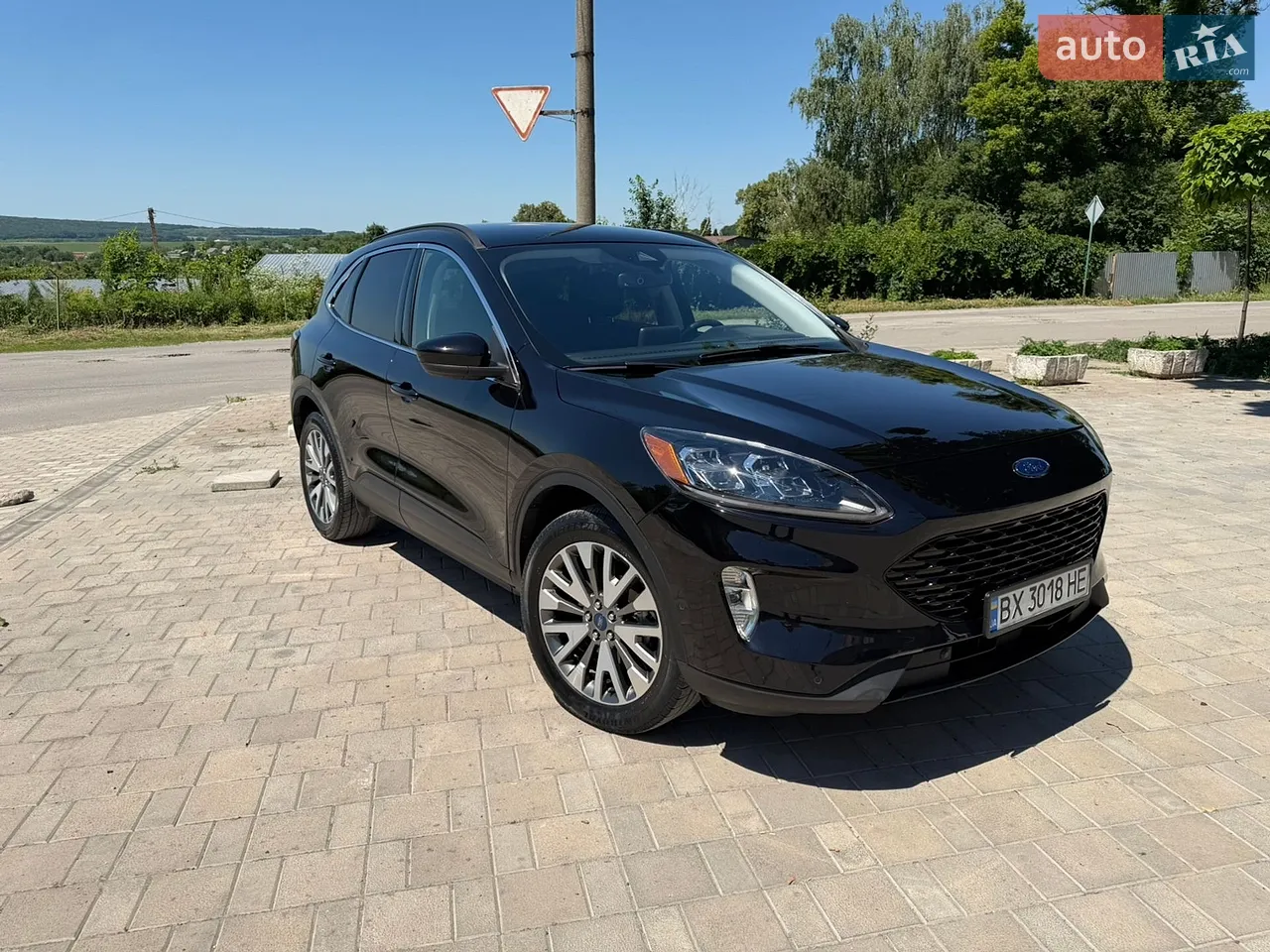 Ford Escape 2022 photo 2