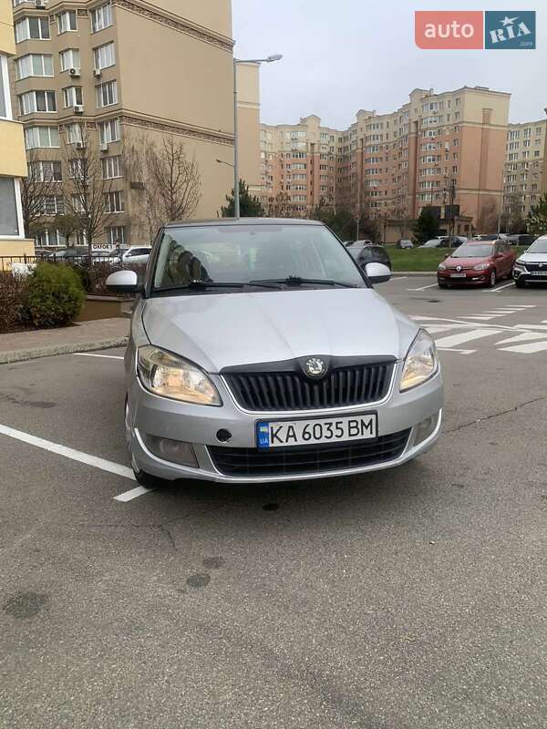 Універсал Skoda Fabia 2011 в Києві