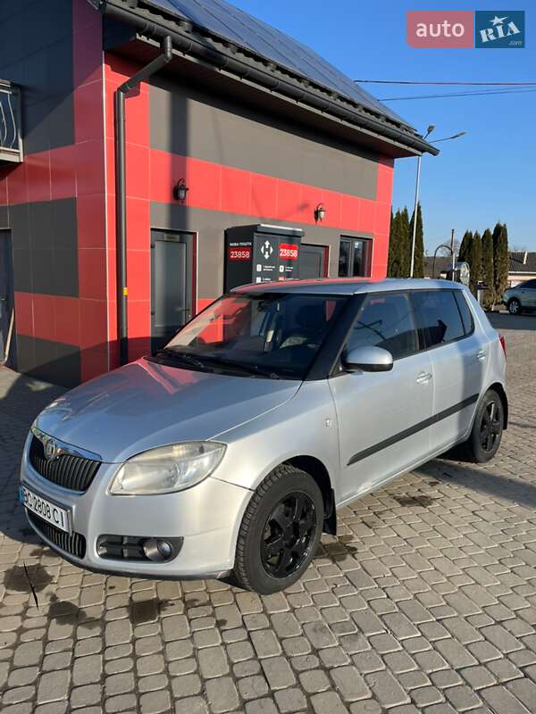 Хэтчбек Skoda Fabia 2008 в Ивано-Франковске Хэтчбек Skoda Fabia 2008 в Ивано-Франковске