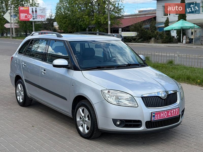 Універсал Skoda Fabia 2010 в Рівному