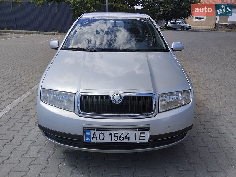 Седан Skoda Fabia 2003 в Ужгороде