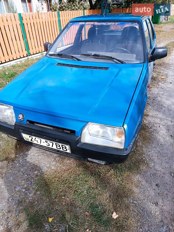 Хэтчбек Skoda Favorit 1991 в Чуднове