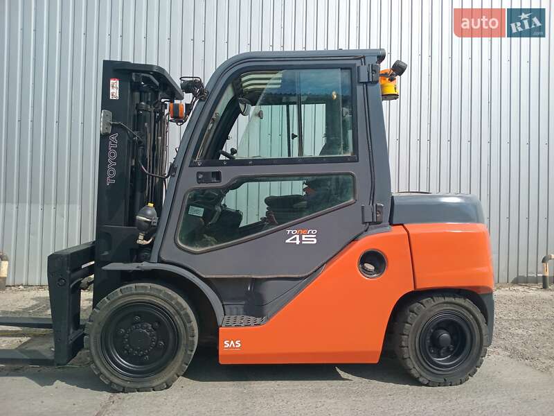 Вилочный погрузчик Toyota FD 2018 в Киеве Вилочный погрузчик Toyota FD 2018 в Киеве
