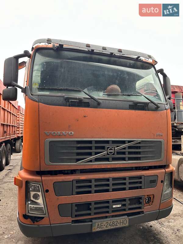Зерновоз Volvo FH 12 2006 в Днепре Зерновоз Volvo FH 12 2006 в Днепре