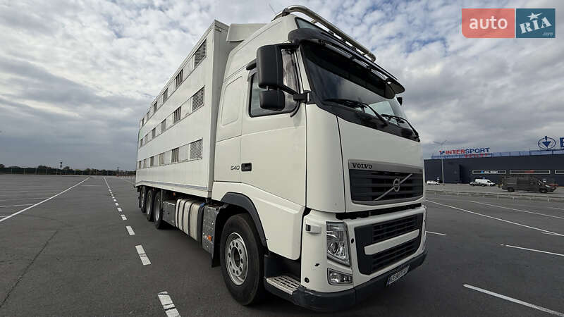 Для перевозки животных Volvo FH 13 2012 в Днепре Для перевозки животных Volvo FH 13 2012 в Днепре