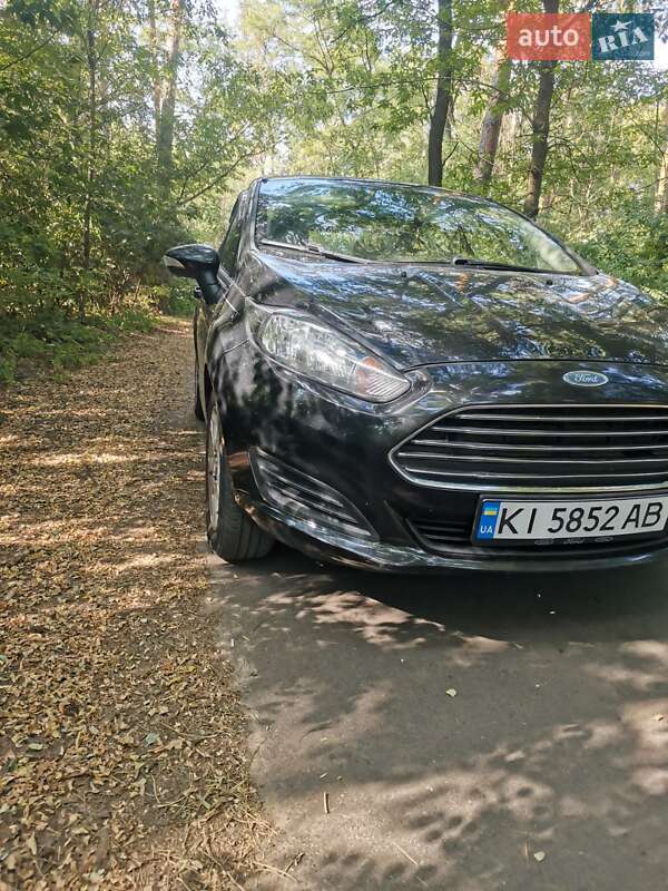 Хетчбек Ford Fiesta 2016 в Києві