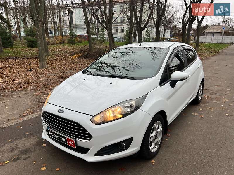 Хэтчбек Ford Fiesta 2013 в Киеве Хэтчбек Ford Fiesta 2013 в Киеве