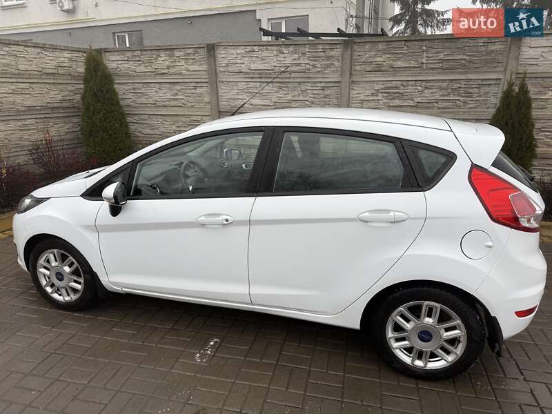 Хэтчбек Ford Fiesta 2016 в Казатине