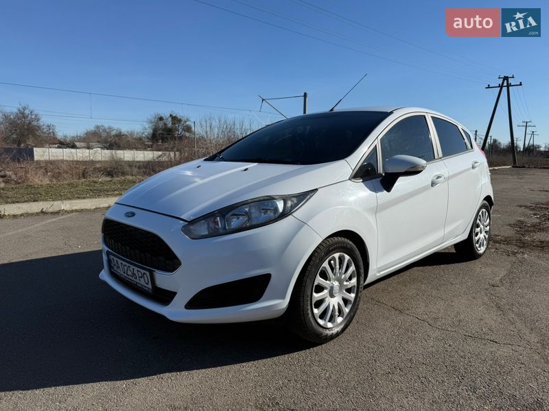 Хэтчбек Ford Fiesta 2017 в Смеле Хэтчбек Ford Fiesta 2017 в Смеле